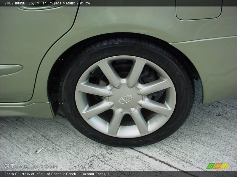 Millenium Jade Metallic / Willow 2002 Infiniti I 35