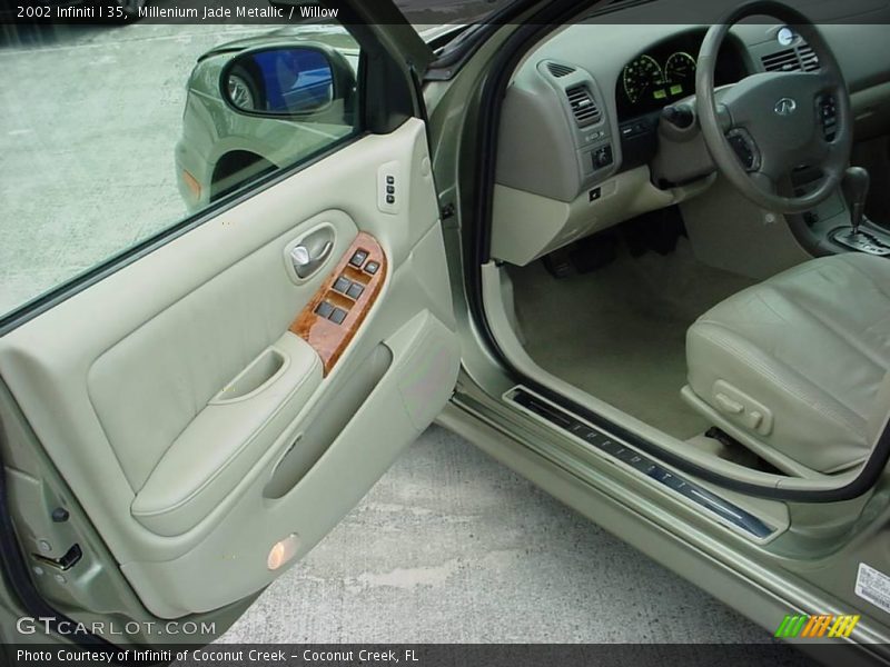 Millenium Jade Metallic / Willow 2002 Infiniti I 35