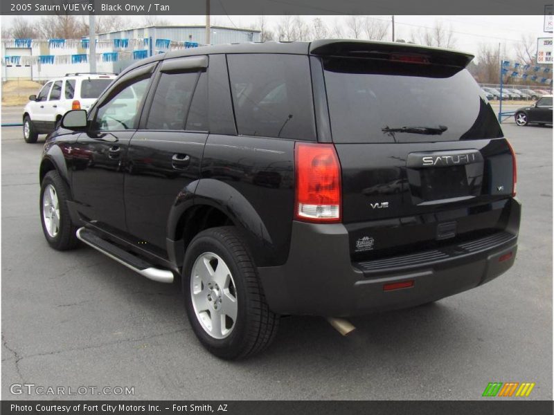 Black Onyx / Tan 2005 Saturn VUE V6