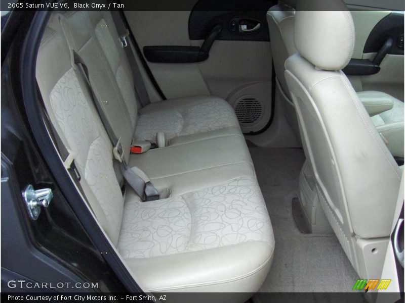 Black Onyx / Tan 2005 Saturn VUE V6