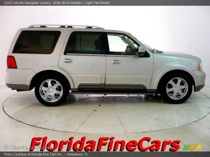 Silver Birch Metallic / Light Parchment 2003 Lincoln Navigator Luxury