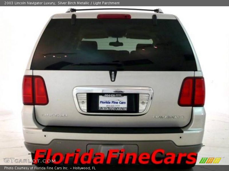 Silver Birch Metallic / Light Parchment 2003 Lincoln Navigator Luxury