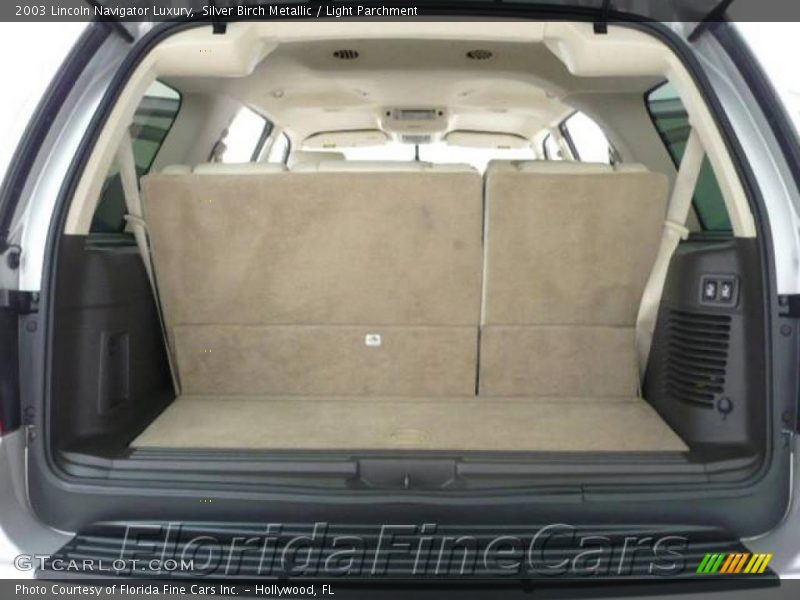 Silver Birch Metallic / Light Parchment 2003 Lincoln Navigator Luxury