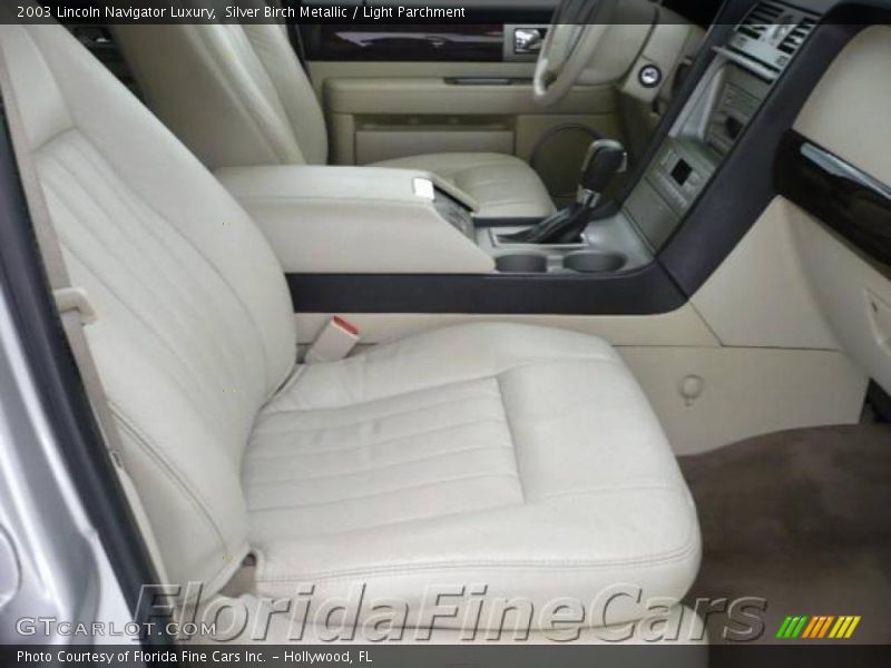 Silver Birch Metallic / Light Parchment 2003 Lincoln Navigator Luxury