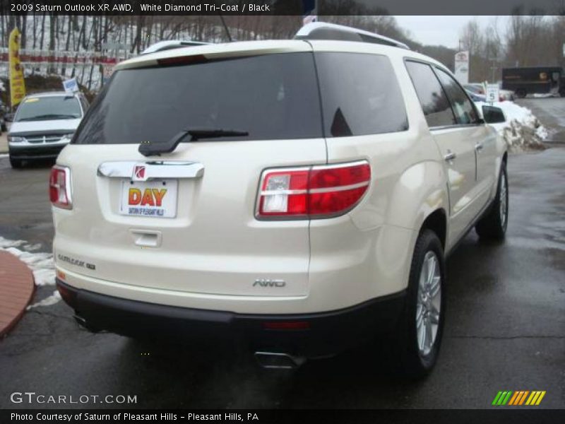 White Diamond Tri-Coat / Black 2009 Saturn Outlook XR AWD