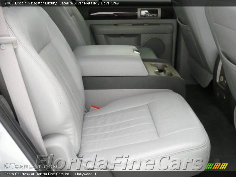 Satellite Silver Metallic / Dove Grey 2005 Lincoln Navigator Luxury