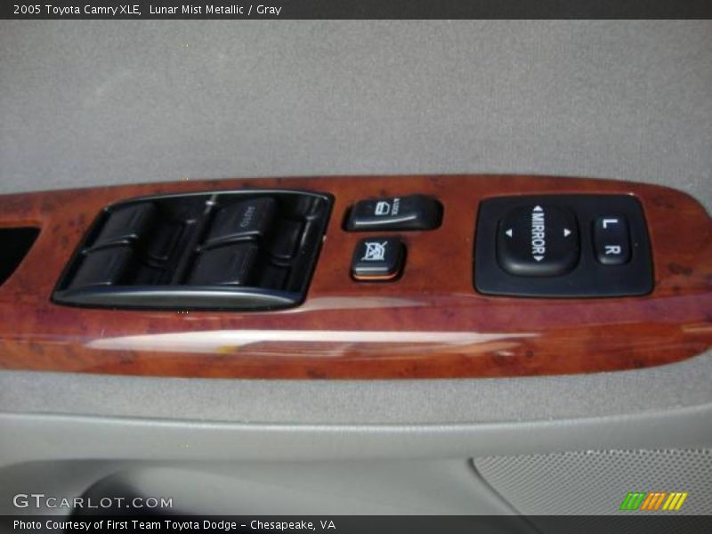 Lunar Mist Metallic / Gray 2005 Toyota Camry XLE