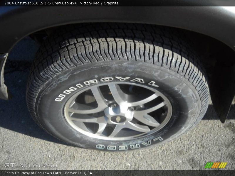 Victory Red / Graphite 2004 Chevrolet S10 LS ZR5 Crew Cab 4x4