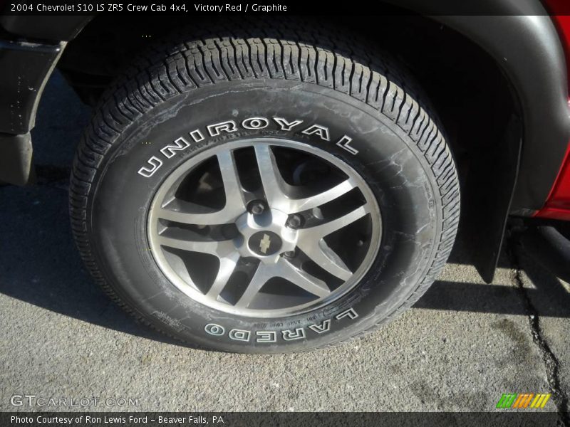 Victory Red / Graphite 2004 Chevrolet S10 LS ZR5 Crew Cab 4x4
