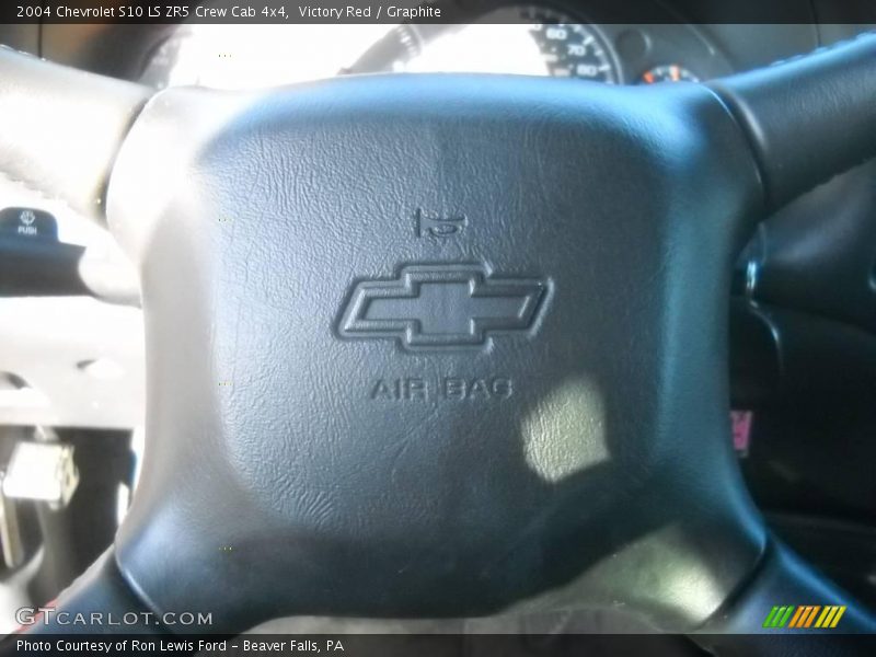 Victory Red / Graphite 2004 Chevrolet S10 LS ZR5 Crew Cab 4x4