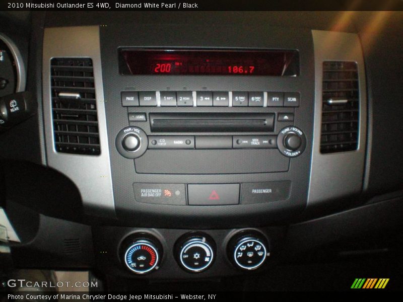 Diamond White Pearl / Black 2010 Mitsubishi Outlander ES 4WD