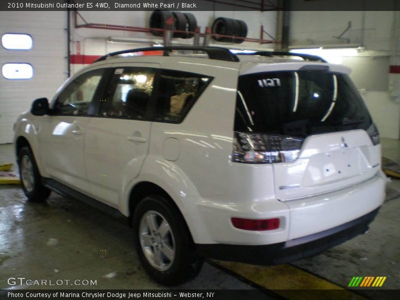 Diamond White Pearl / Black 2010 Mitsubishi Outlander ES 4WD