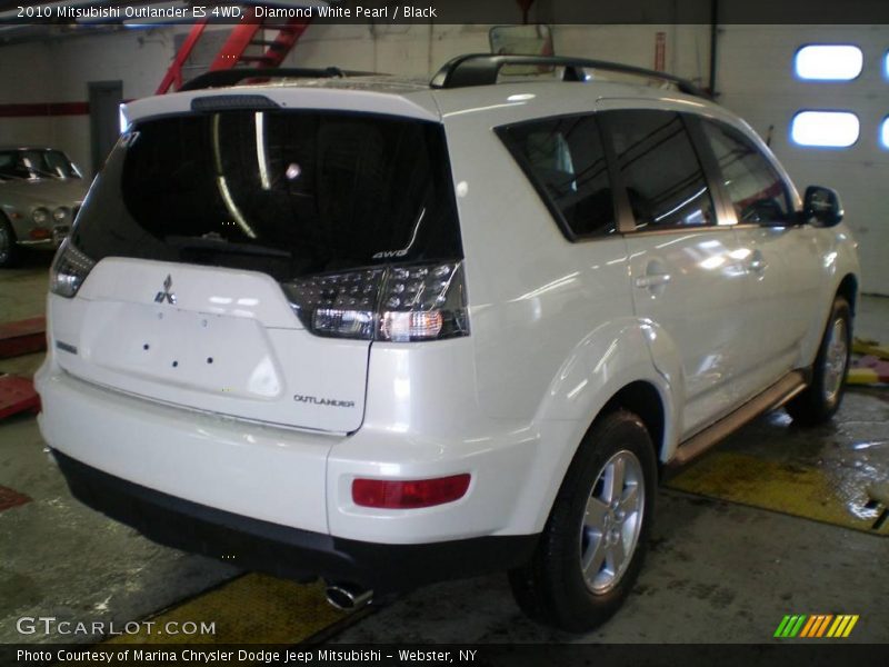 Diamond White Pearl / Black 2010 Mitsubishi Outlander ES 4WD