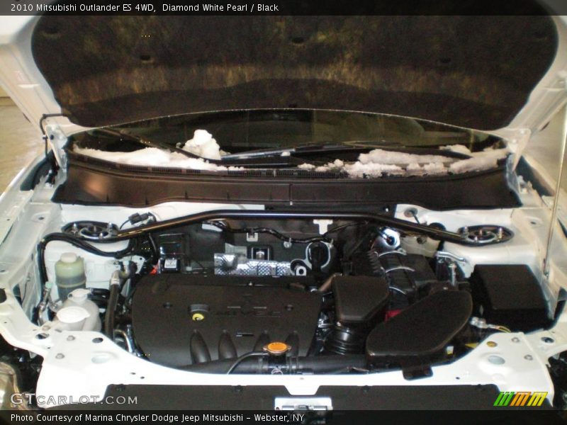 Diamond White Pearl / Black 2010 Mitsubishi Outlander ES 4WD