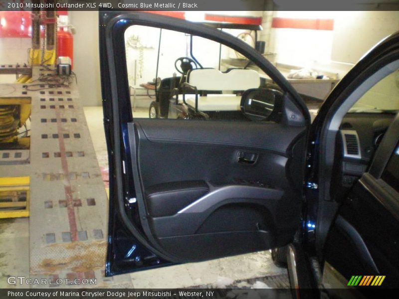 Cosmic Blue Metallic / Black 2010 Mitsubishi Outlander XLS 4WD