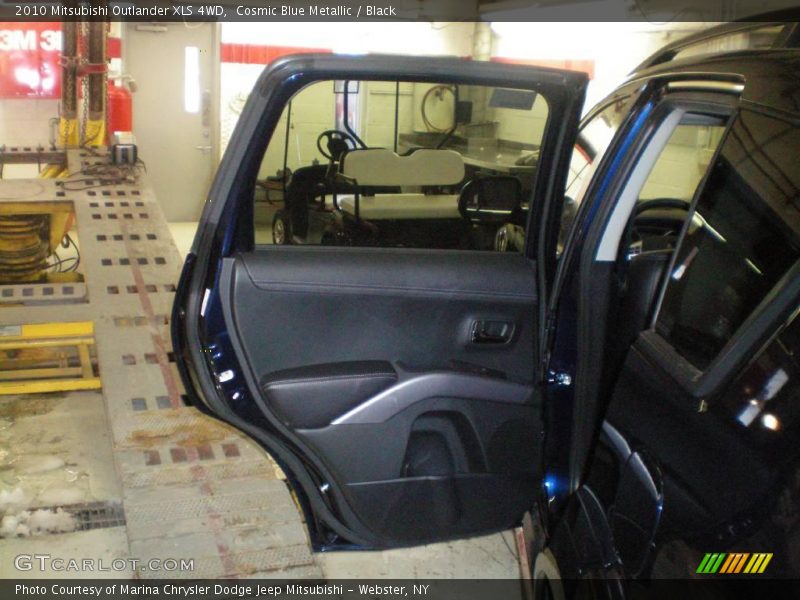 Cosmic Blue Metallic / Black 2010 Mitsubishi Outlander XLS 4WD