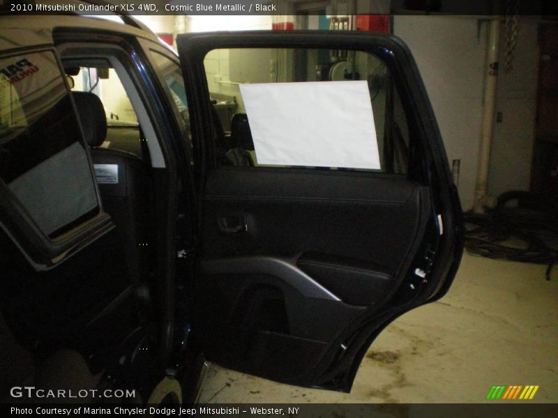 Cosmic Blue Metallic / Black 2010 Mitsubishi Outlander XLS 4WD