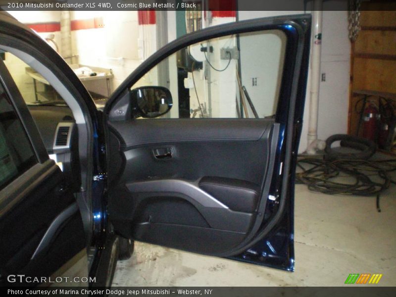 Cosmic Blue Metallic / Black 2010 Mitsubishi Outlander XLS 4WD