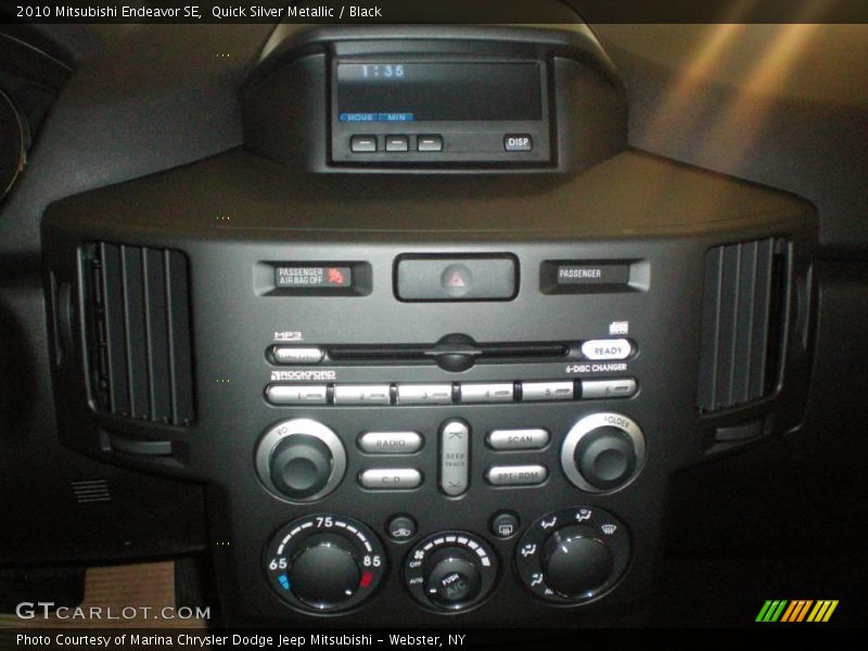 Quick Silver Metallic / Black 2010 Mitsubishi Endeavor SE