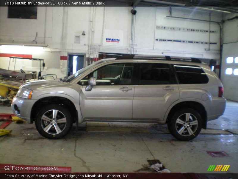 Quick Silver Metallic / Black 2010 Mitsubishi Endeavor SE