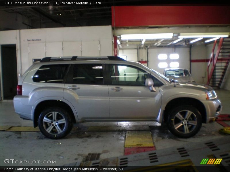Quick Silver Metallic / Black 2010 Mitsubishi Endeavor SE