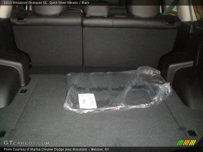 Quick Silver Metallic / Black 2010 Mitsubishi Endeavor SE