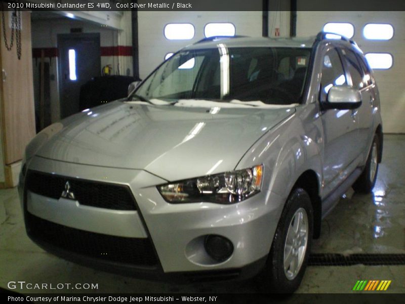 Cool Silver Metallic / Black 2010 Mitsubishi Outlander ES 4WD