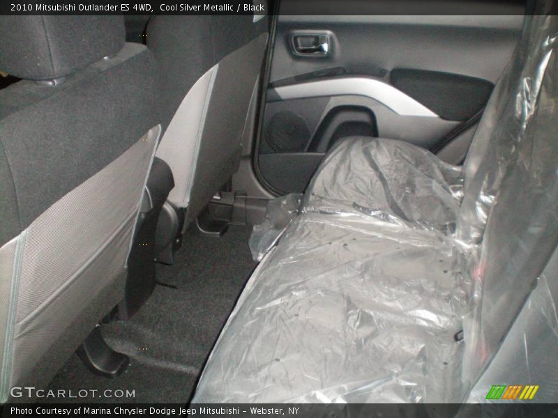 Cool Silver Metallic / Black 2010 Mitsubishi Outlander ES 4WD