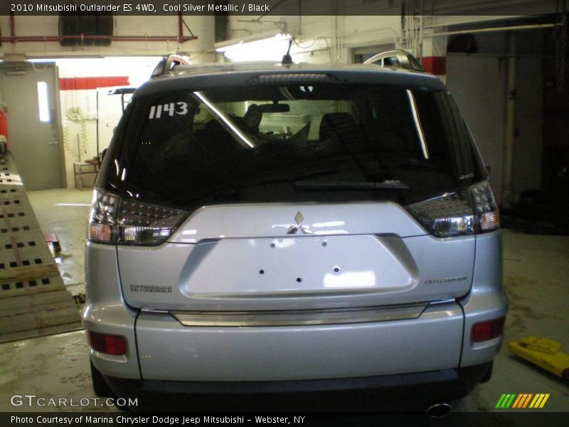 Cool Silver Metallic / Black 2010 Mitsubishi Outlander ES 4WD