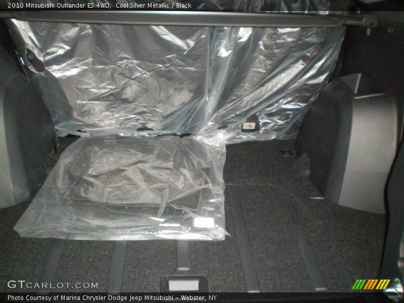 Cool Silver Metallic / Black 2010 Mitsubishi Outlander ES 4WD