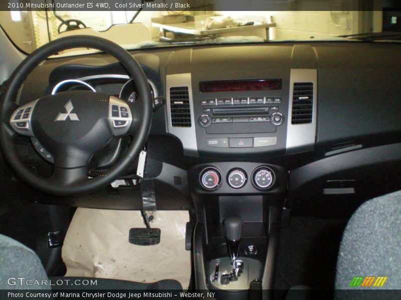 Cool Silver Metallic / Black 2010 Mitsubishi Outlander ES 4WD