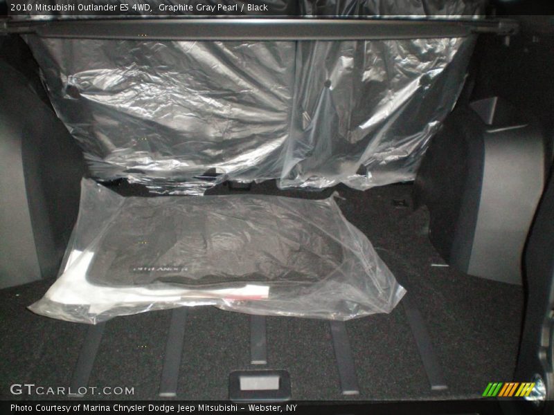 Graphite Gray Pearl / Black 2010 Mitsubishi Outlander ES 4WD