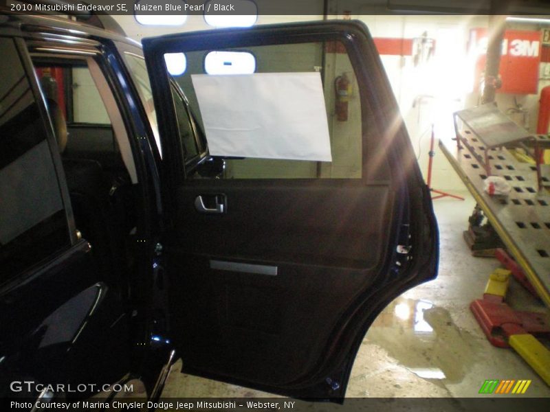 Maizen Blue Pearl / Black 2010 Mitsubishi Endeavor SE