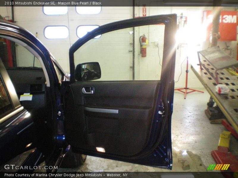Maizen Blue Pearl / Black 2010 Mitsubishi Endeavor SE