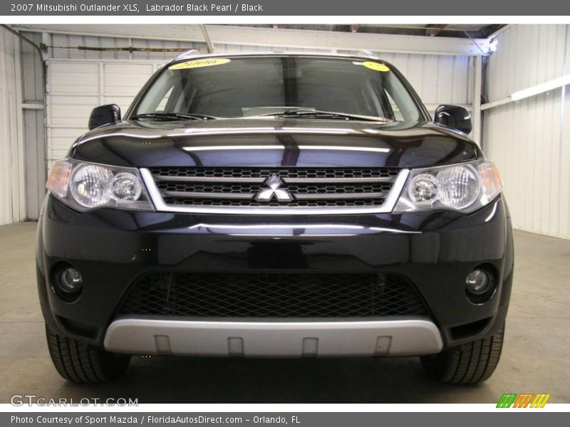 Labrador Black Pearl / Black 2007 Mitsubishi Outlander XLS