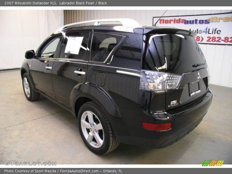 Labrador Black Pearl / Black 2007 Mitsubishi Outlander XLS