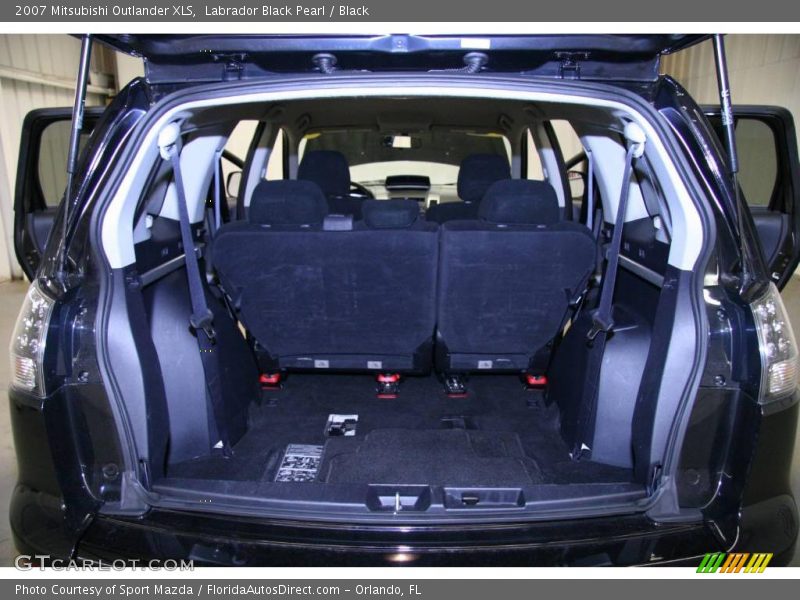 Labrador Black Pearl / Black 2007 Mitsubishi Outlander XLS