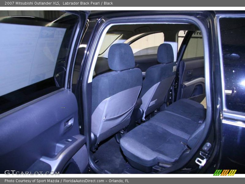 Labrador Black Pearl / Black 2007 Mitsubishi Outlander XLS