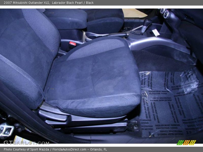 Labrador Black Pearl / Black 2007 Mitsubishi Outlander XLS