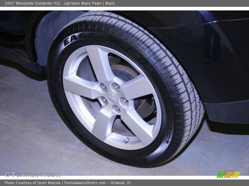 Labrador Black Pearl / Black 2007 Mitsubishi Outlander XLS