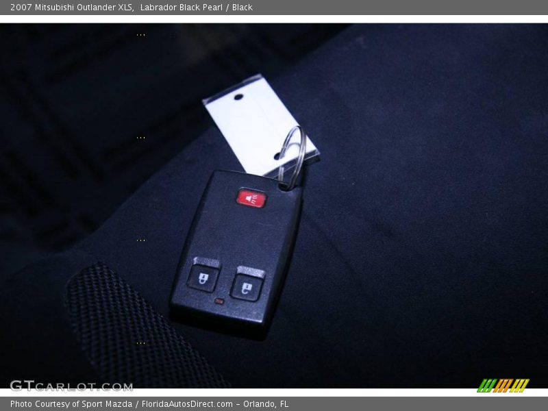 Labrador Black Pearl / Black 2007 Mitsubishi Outlander XLS