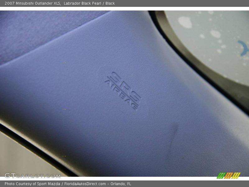 Labrador Black Pearl / Black 2007 Mitsubishi Outlander XLS