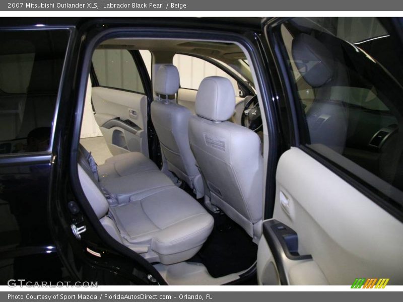 Labrador Black Pearl / Beige 2007 Mitsubishi Outlander XLS