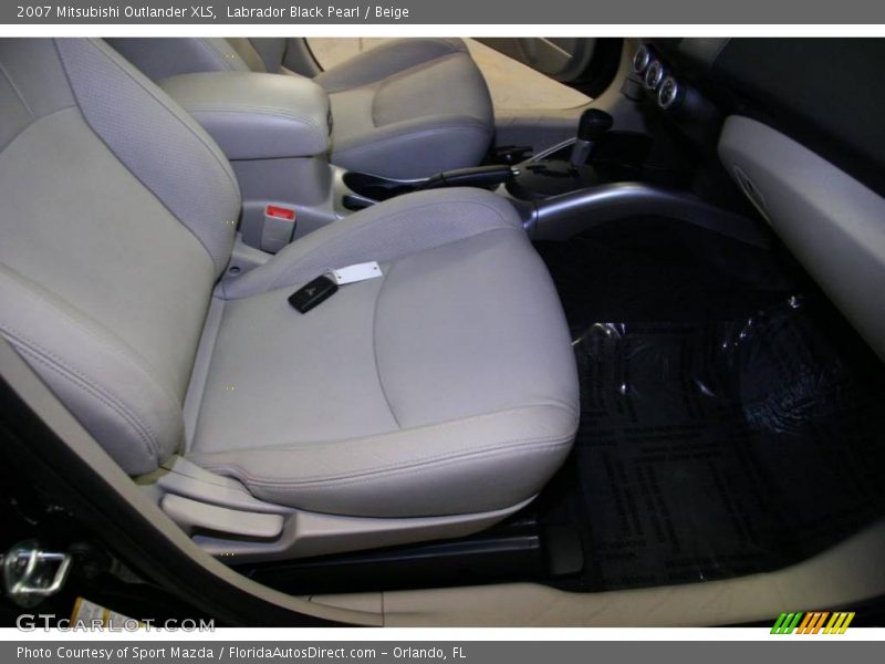 Labrador Black Pearl / Beige 2007 Mitsubishi Outlander XLS