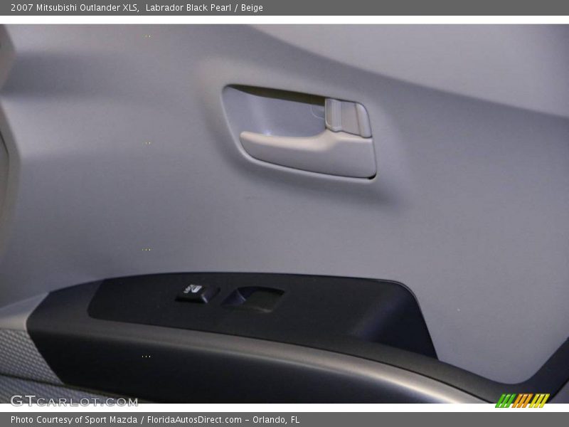 Labrador Black Pearl / Beige 2007 Mitsubishi Outlander XLS