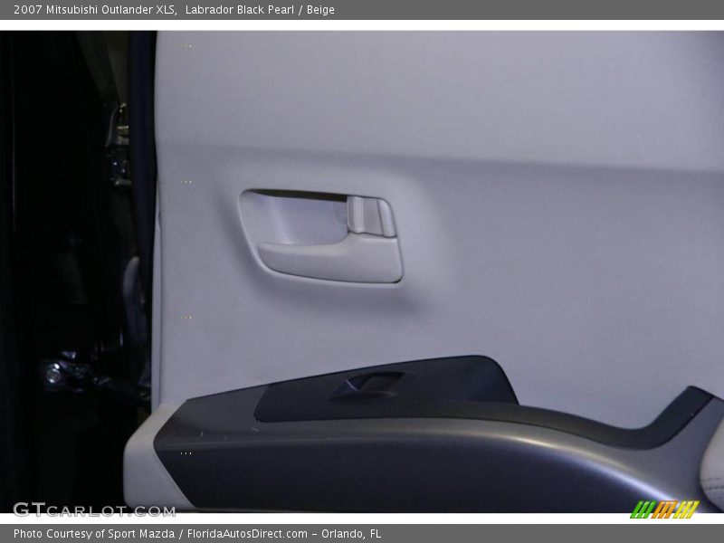 Labrador Black Pearl / Beige 2007 Mitsubishi Outlander XLS