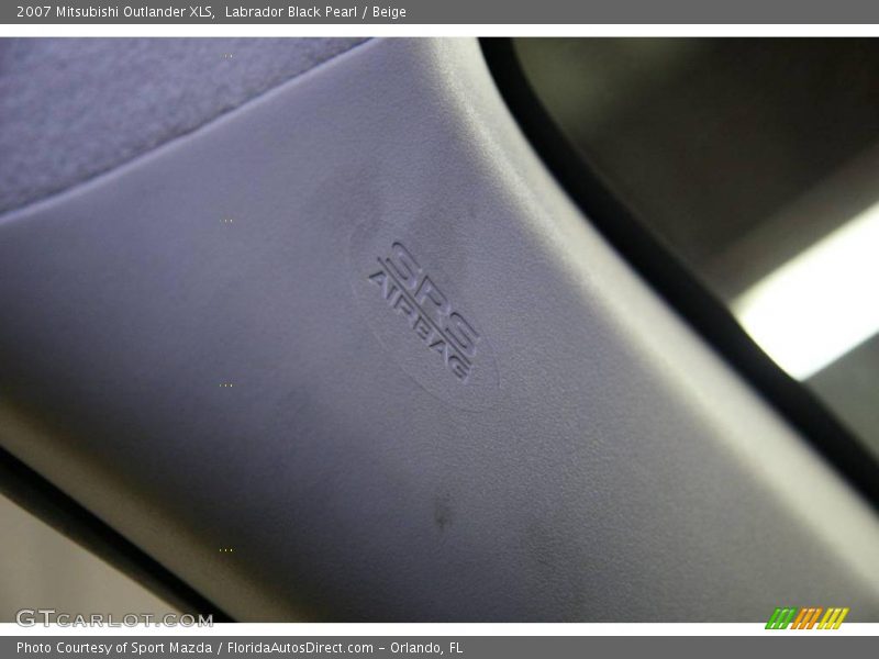 Labrador Black Pearl / Beige 2007 Mitsubishi Outlander XLS