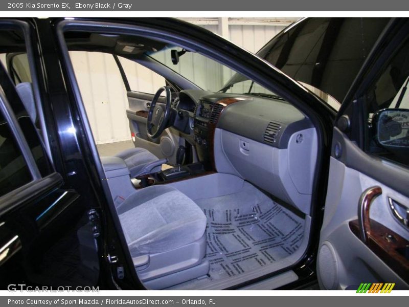 Ebony Black / Gray 2005 Kia Sorento EX