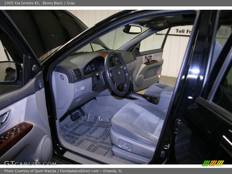 Ebony Black / Gray 2005 Kia Sorento EX