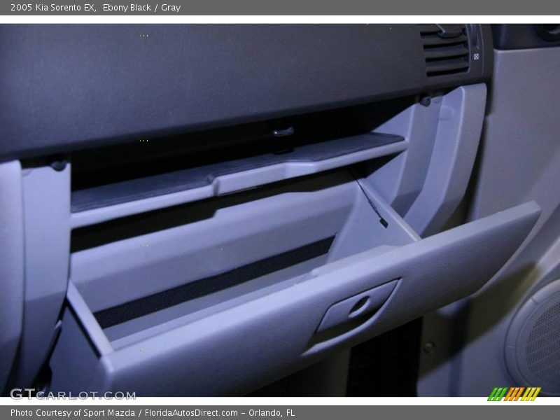 Ebony Black / Gray 2005 Kia Sorento EX